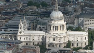 Christopher Wren studied astronomy and then rebuilt London after it burned down