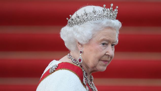 Queen Elizabeth II arrives for the state banquet in her honour at Schloss Bellevue palace on the second of the royal couple\'s four-day visit to Germany on June 24, 2015 in Berlin, Germany