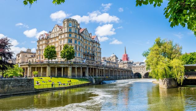 View of the Pulteney Bridge River Avon in Bath, England, United Kingdom 