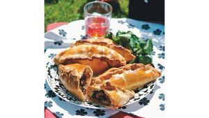Thumb mi meat pies lets go on a picnic