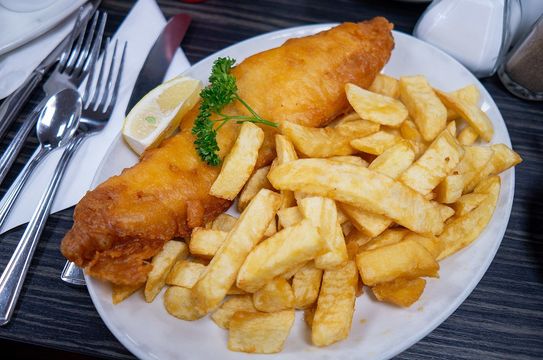 There\'s nothing like good auld fashioned British fish & chips.