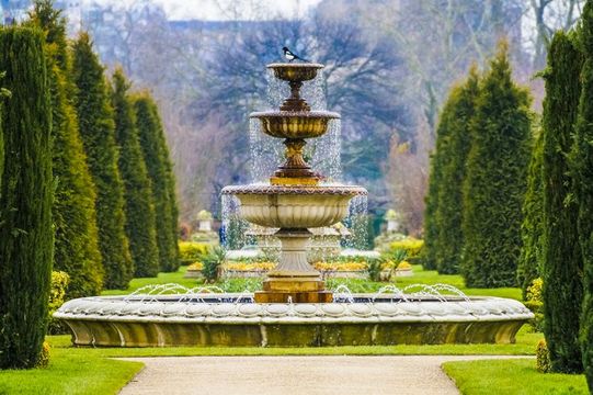 Elegant Fountain With Dripping Water in Regent\'s Park, London