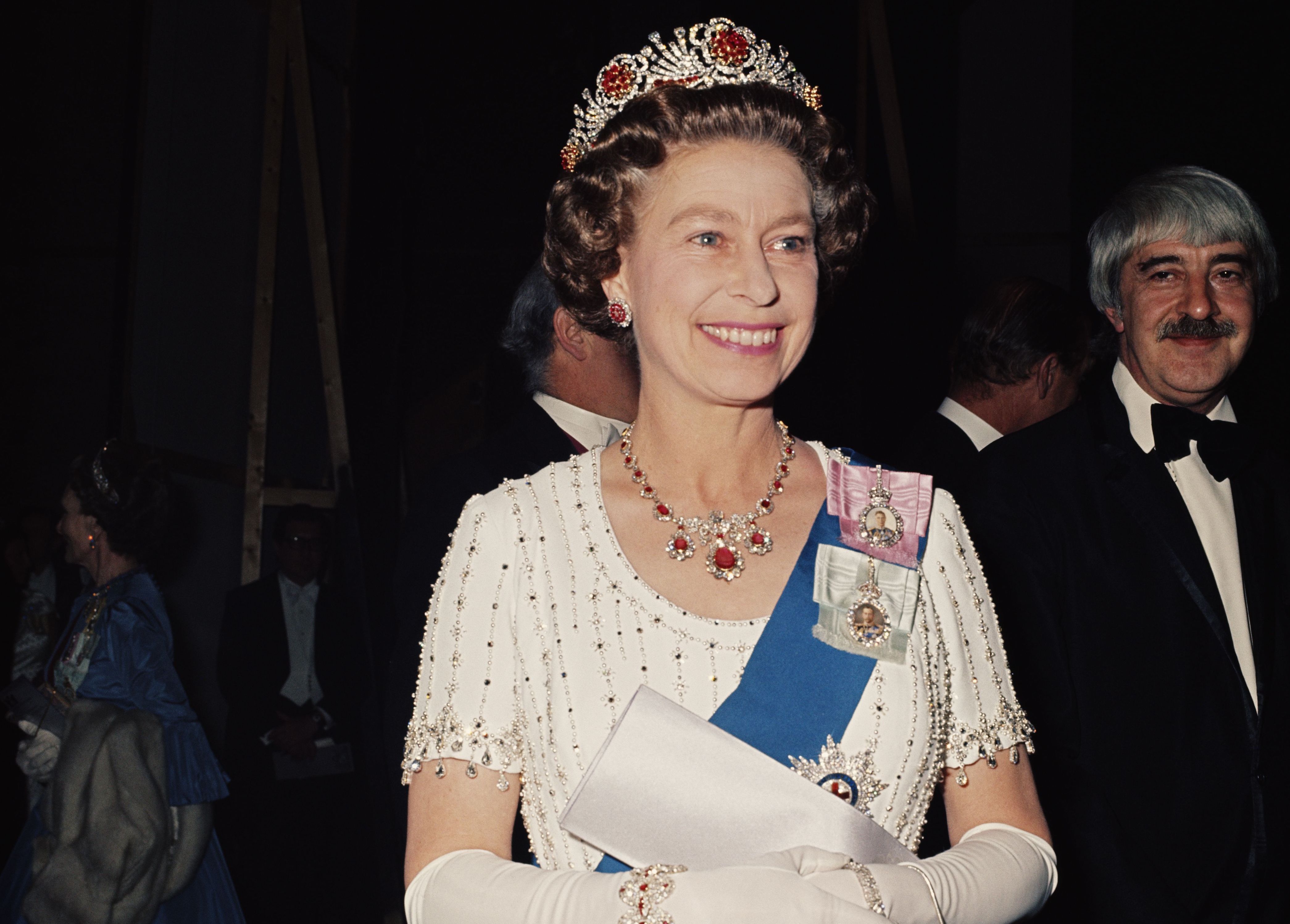 Why do only some Royals wear tiaras