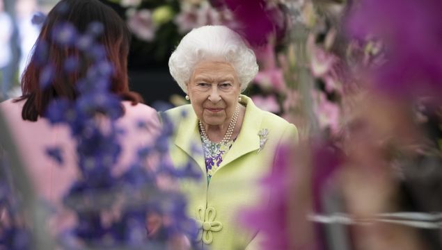 Queen Elizabeth II at the RHS Chelsea Flower Show 2019 press day at Chelsea Flower Show on May 20, 2019 in London, England. (Photo by Geoff Pugh - WPA Pool/Getty Images)