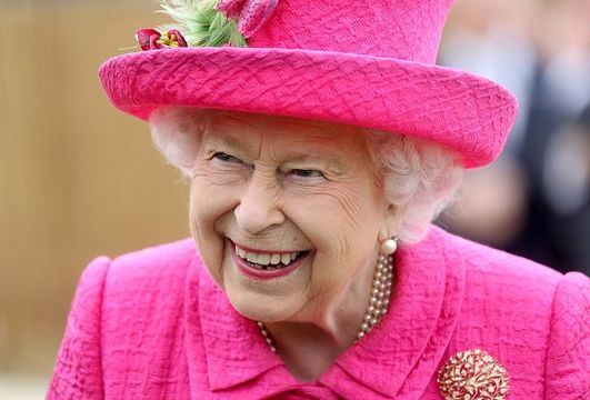 9: Queen Elizabeth II during a visit to the NIAB