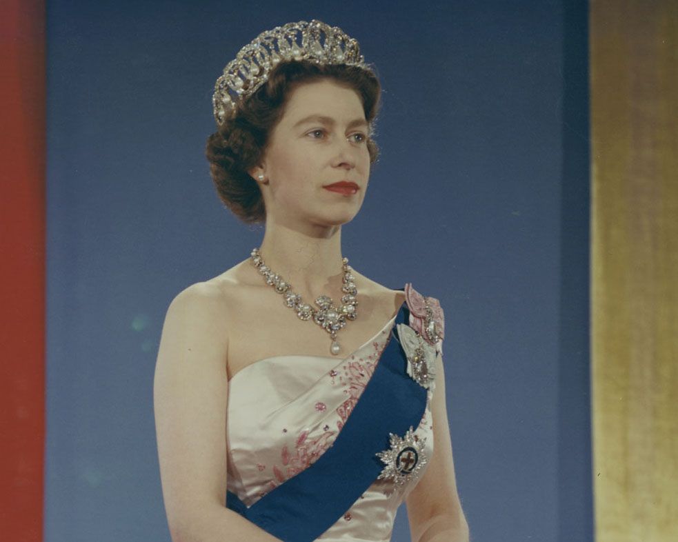 Queen Elizabeth's advice on wearing a crown