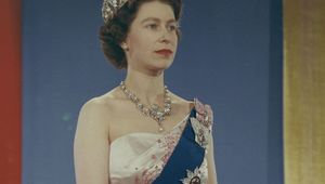 Thumb queen elizabeth ii 1959  library and archives canada