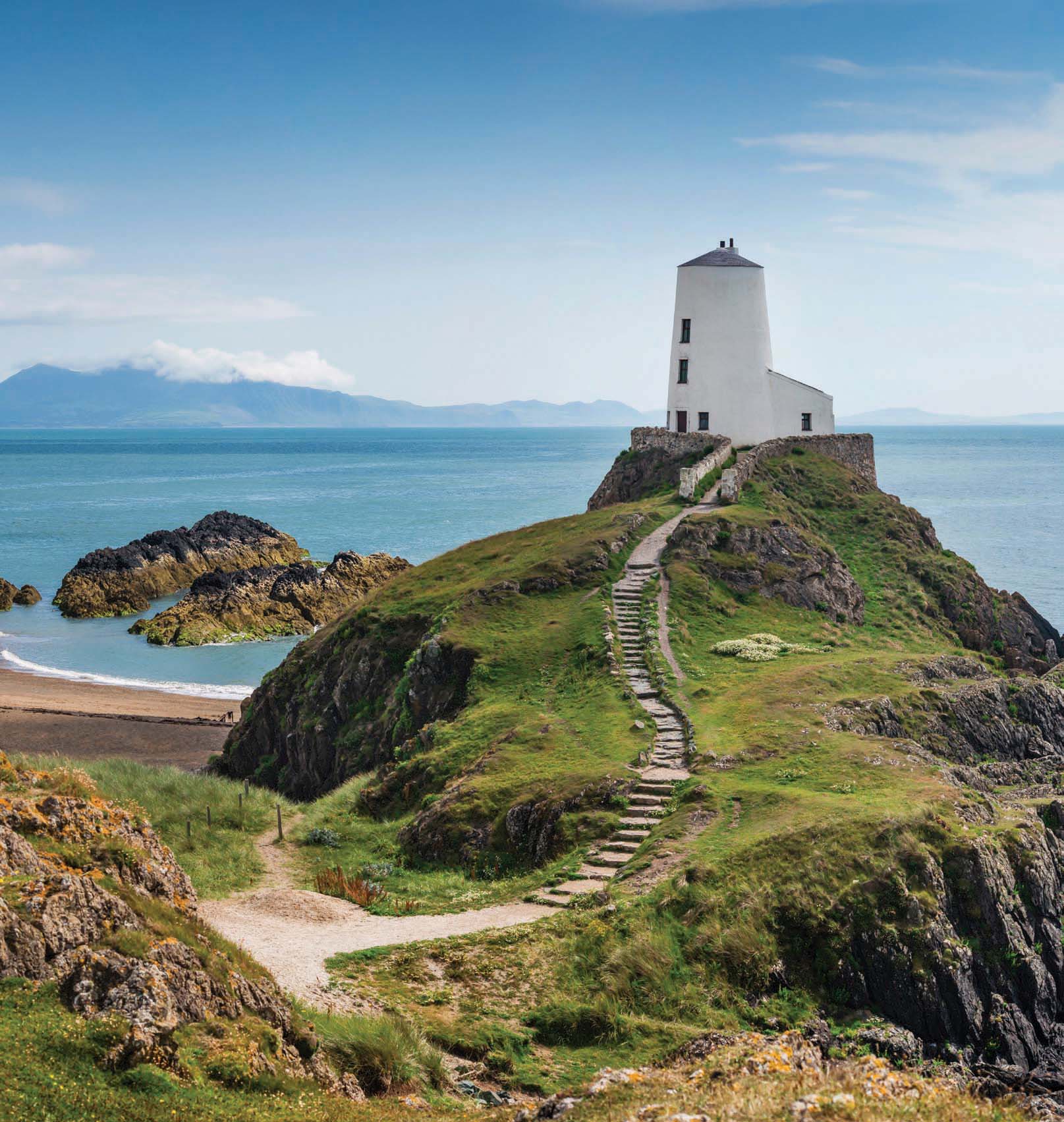 chasing-the-red-dragon-in-wales-british-heritage