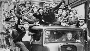 Thumb ve day celebrations in london  8 may 1945 ministery for information