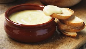 Thumb fondue stewed cheese bread getty