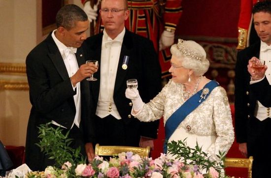 President Barack Obama and Queen Elizabeth II during a State Banquet in Buckingham Palace on May 24, 2011 in London, England. The 44th President of the United States, Barack Obama, and his wife Michelle are in the UK for a two day State Visit at the invitation of HM Queen Elizabeth II. During the trip they will attend a state banquet at Buckingham Palace and the President will address both houses of parliament at Westminster Hall. (Photo by Lewis Whyld - WPA Pool/Getty Images)