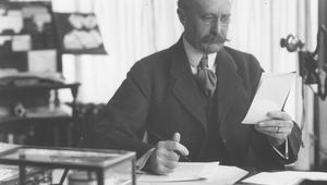 queen elizabeth visits russia A man with a catchphrase - Mr. Selfridge's most famous places