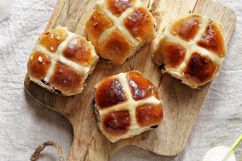 Traditional Irish hot cross buns recipe Traditional Irish hot cross buns recipe