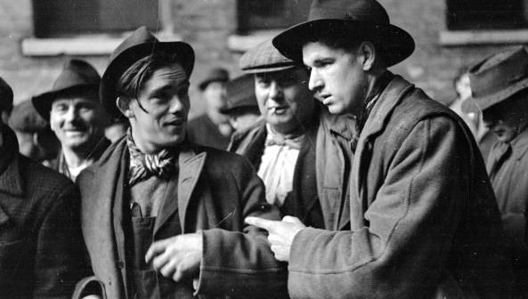 : Southwark horse dealers and barrow mongers trade on the street at the Elephant and Castle, South London. Original Publication: Picture Post - 4694 - Life At The Elephant - pub. 1949 (Photo by Bert Hardy/Picture Post/Hulton Archive/Getty Images)