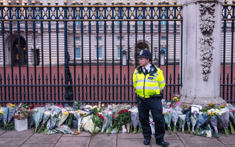 Flowers and tributes to Queen Elizabeth II outside Buckingham Palace on September 9, 2022 in London. Getty Flowers and tributes to Queen Elizabeth II outside Buckingham Palace on September 9, 2022 in London. Getty