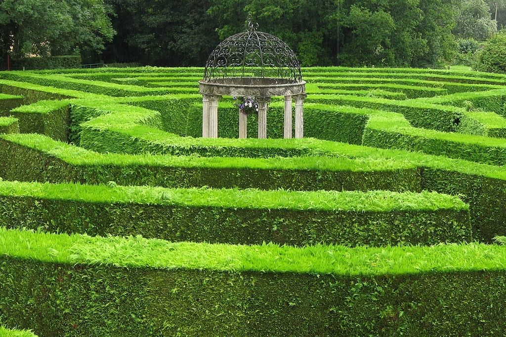 garden maze in england