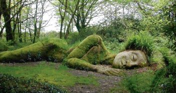 Grand Lost Gardens of England